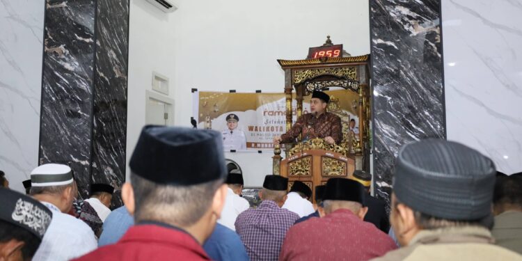 Wali Kota Makassar, Munafri Arifuddin menggelar Safari Ramadan di Masjid Jami Nurul Ilham Kassi, Kecamatan Manggala, Kamis (12/3/2026)