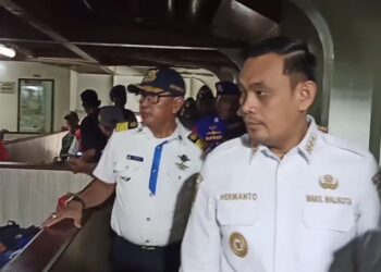 Wakil Wali Kota Parepare, Hermanto melakukan pemantauan arus balik di Pelabuhan Nusantara. Foto: Faizal Lupphy/Pijarnews.com