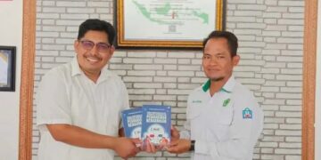 Dorong Literasi Akademik, Dosen Sumbangkan Karya Ilmiah ke Perpustakaan Kampus IAIN Parepare