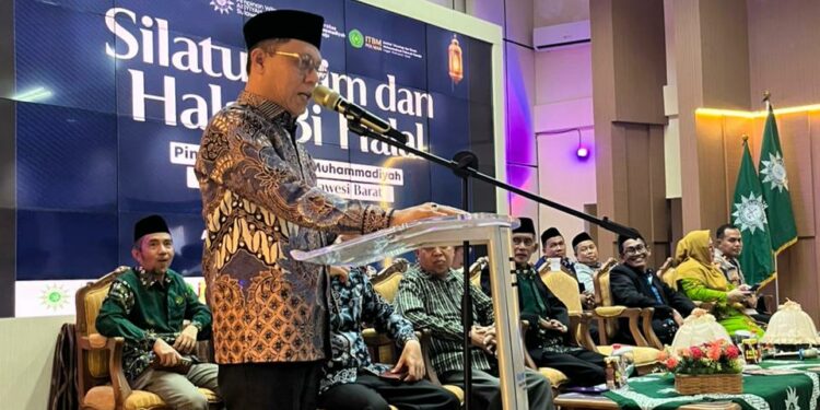 Sekprov Sulbar, Dr. Junda Maulana menyampaikan sambutan halal bi halal Muhammadiyah Aiysyiyah Sulbar, Ahad (5/4/2026)