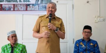 Bupati Pinrang Lepas Jamaah Haji Plus, Ingatkan Waspada Cuaca Panas di Tanah Suci