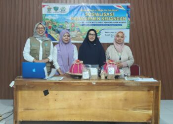 Universitas Muslim Maros (UMMA) menggandeng Universitas Hasanuddin (UNHAS), Pusat Layanan Usaha Terpadu (PLUT), serta Rumah Kemasan Kabupaten Maros untuk menggelar Kegiatan Pengabdian Masyarakat (PKM) kolaboratif di ruang pertemuan Kantor Desa Ampekale, Kecamatan Bontoa, Kabupaten Maros, Rabu (20/5/2026)