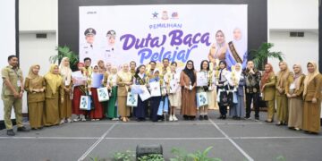 Dinas Perpustakaan Kota Makassar menetapkan tiga pelajar terbaik sebagai Duta Baca Pelajar Kota Makassar Tahun 2026 untuk kategori SD, SMP, dan SMA di Ballroom Mahoni Lantai 2 Claro Hotel Makassar, Selasa (23/6/2026)