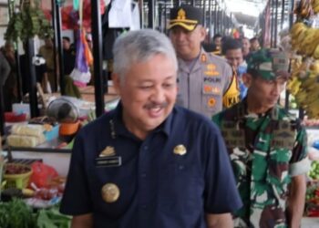 Bupati Pinrang Sidak Pasar Jelang Lebaran, Pastikan Harga Pangan Stabil dan Stok Aman