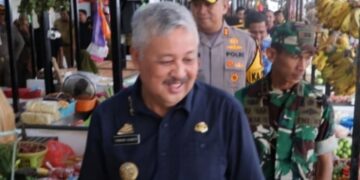 Bupati Pinrang Sidak Pasar Jelang Lebaran, Pastikan Harga Pangan Stabil dan Stok Aman