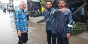 Bupati Pinrang Sidak Lokasi Banjir Genangan, Temukan Drainase Dipenuhi Sampah