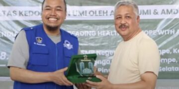 AMSA dan UMI Gelar Bakti Sosial di Pinrang, 300 Warga Dapat Layanan Kesehatan Gratis