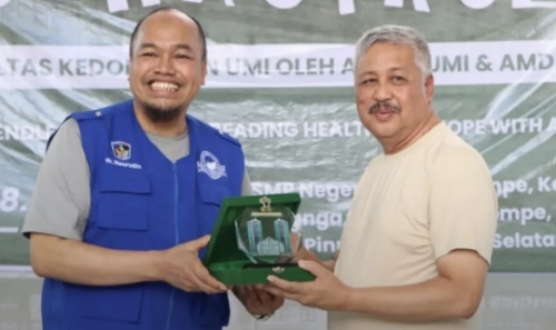 AMSA dan UMI Gelar Bakti Sosial di Pinrang, 300 Warga Dapat Layanan Kesehatan Gratis