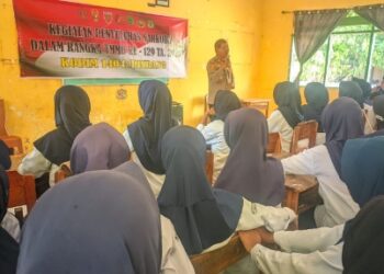 Satgas TMMD ke-129 Kodim Pinrang Edukasi Pelajar soal Bahaya Narkoba di Desa Tanratuo