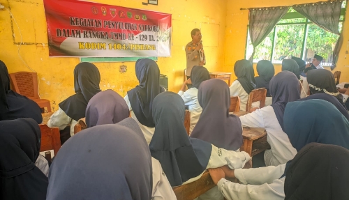 Satgas TMMD ke-129 Kodim Pinrang Edukasi Pelajar soal Bahaya Narkoba di Desa Tanratuo
