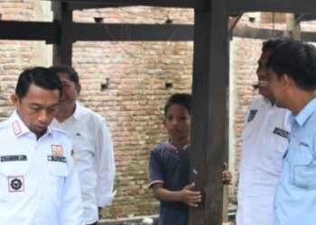 Bupati Sidrap Tinjau Korban Kebakaran di Talumae, Serahkan Bantuan dan Imbau Warga Waspada