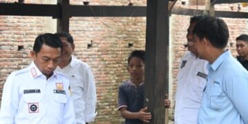 Bupati Sidrap Tinjau Korban Kebakaran di Talumae, Serahkan Bantuan dan Imbau Warga Waspada