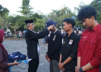 Ratusan Mahasiswa UMPAR Diterjunkan ke Lokasi KKN, Dibekali Pesan Pengabdian dan Integritas