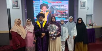 Kepala SMAN 5 Parepare Raih Gelar Doktor Ilmu Bahasa Indonesia di UNM