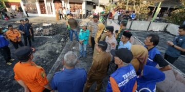 Serahkan Bantuan Korban Kebakaran Sumur Jodoh, Wali Kota Parepare: Semoga Memberi Manfaat