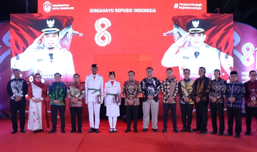 Momen Malam Ramah Tamah HUT ke-81 RI, Tasming Serahkan Bantuan CSR Hasil Musrenbang Disabilitas