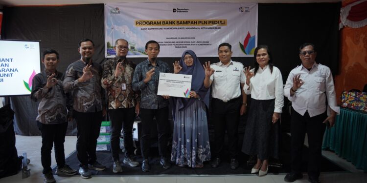 PLN Peduli dan Yayasan Dampak Rappo Indonesia Perkuat Pengelolaan Bank Sampah Unit Makkio Baji Bagi Warga Lokal
