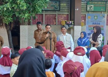 Wawali Parepare Antar Putri di Hari Pertama Sekolah, Sekaligus Buka MPLS SDN 3