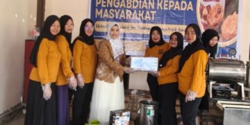 Tim PKM Prodi Keperawatan Unismuh Olah Salak Pinrang Jadi Produk Bernilai