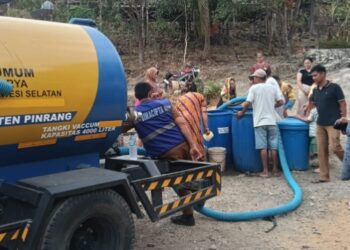 Kemarau Panjang, Pemkab Pinrang Suplai Air di Dua Desa yang Mulai Kesulitan Air Bersih