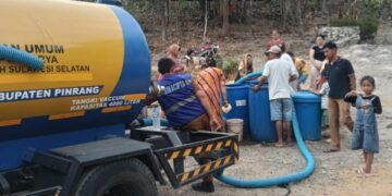 Kemarau Panjang, Pemkab Pinrang Suplai Air di Dua Desa yang Mulai Kesulitan Air Bersih