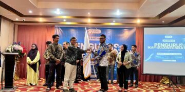 oleh Ketua Umum IKAPI Pusat, Arys Hilman Nugraha melantik Ketua IKAPI Sulsel, Nur Amin Saleh di Hotel Remcy Makassar, Selasa (1/9/2026)