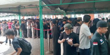 Sudah Dua Tahun, Masjid Raya Parepare Rutin Bagikan 500 Porsi Makanan Tiap Jumat
