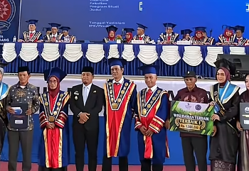 Wali Kota Parepare Tasming Hamid Hadiri Wisuda Umpar, Beri Pesan ke 597 Lulusan