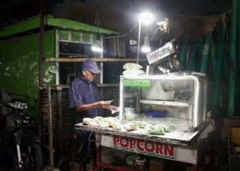 30 Tahun Jualan Popcorn, Bahar Saksi Perubahan Pasar Senggol Parepare
