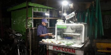 30 Tahun Jualan Popcorn, Bahar Saksi Perubahan Pasar Senggol Parepare