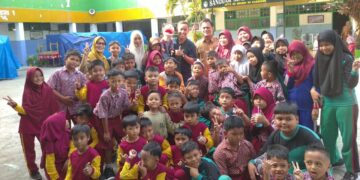 Pupuk Kepedulian Sejak Dini, Sahabat Yatim dan Rumah Dongeng Gelar Infak Serentak di 3 SD di Parepare