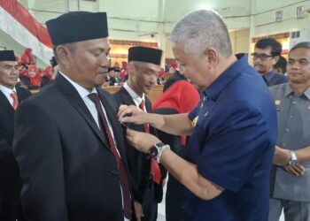 237 ASN Pemkab Pinrang Terima Penghargaan Satya Lencana Karya Satya
