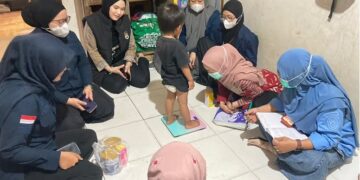 Imigrasi Parepare Salurkan Bantuan untuk Anak Stunting di Kelurahan Lompoe